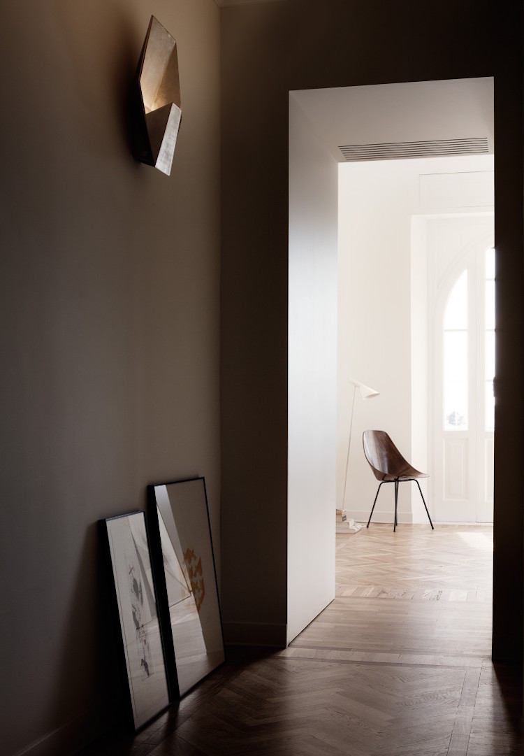 Apartment in Rome by Quincoces Dragò & Partners; photo by Alberto Strada.